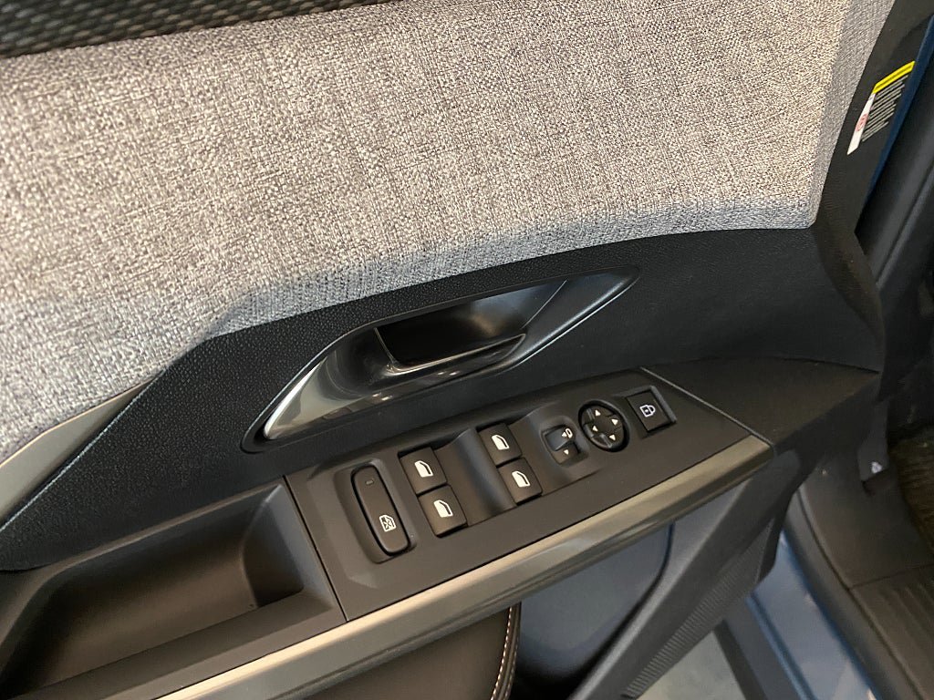 Vehicle Image 38