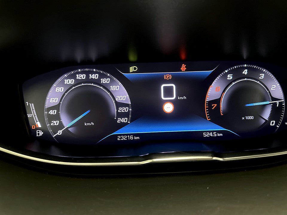 Vehicle Image 9