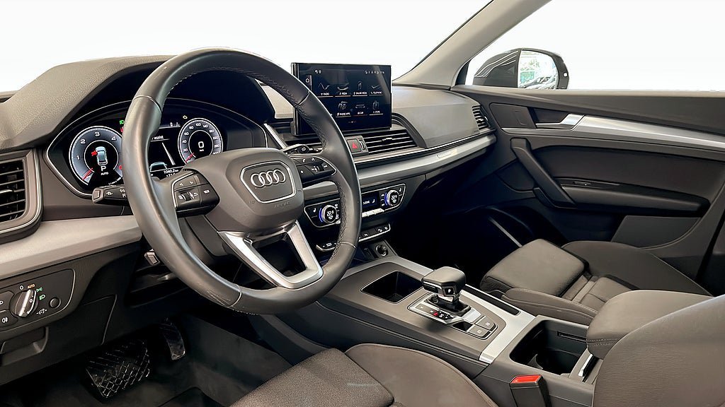 Vehicle Image 9
