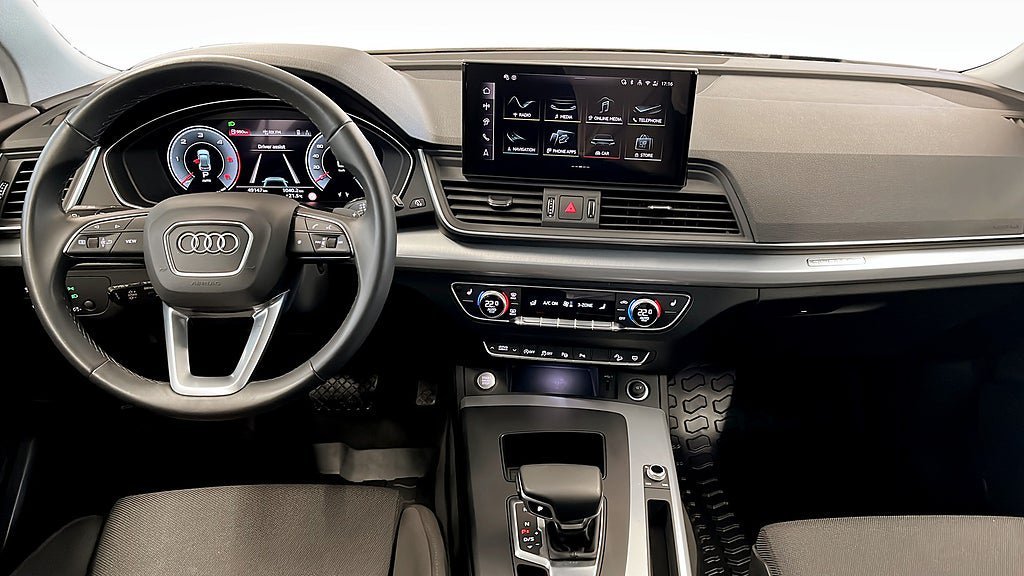 Vehicle Image 12