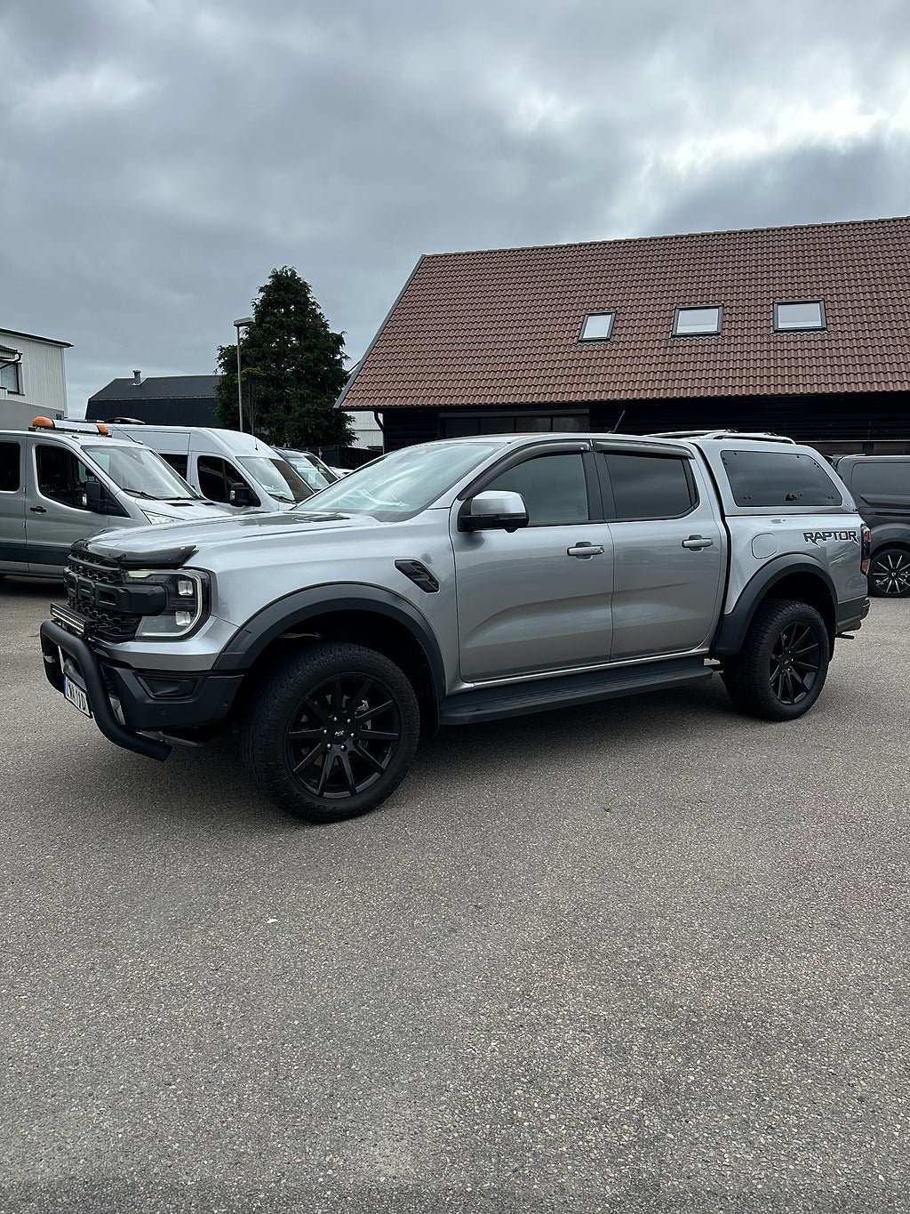 Vehicle Image 7