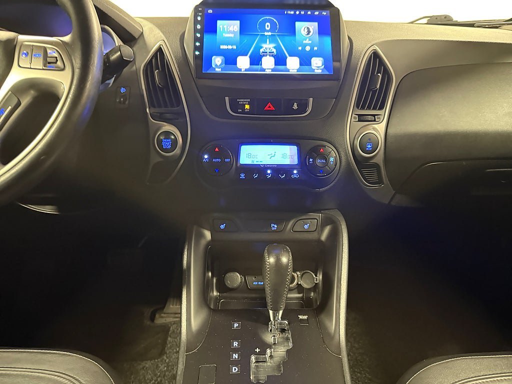 Vehicle Image 16