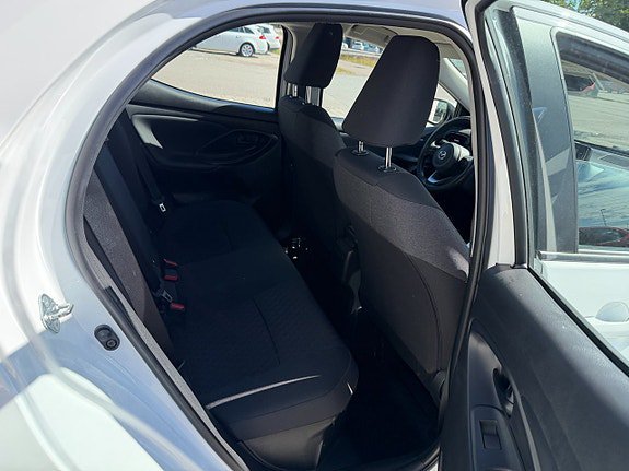 Vehicle Image 9