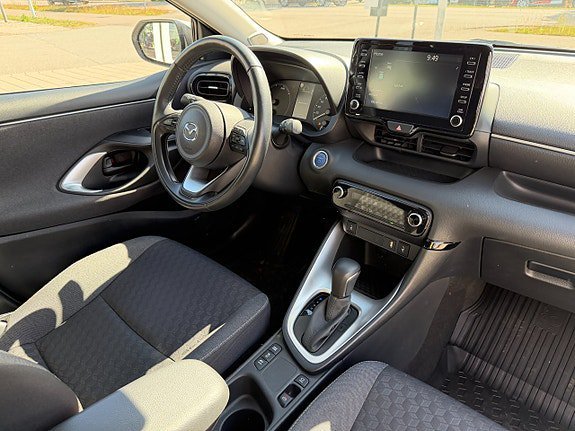 Vehicle Image 12