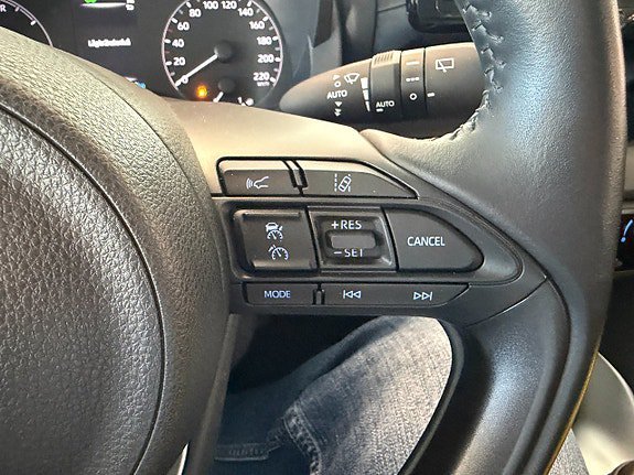 Vehicle Image 16