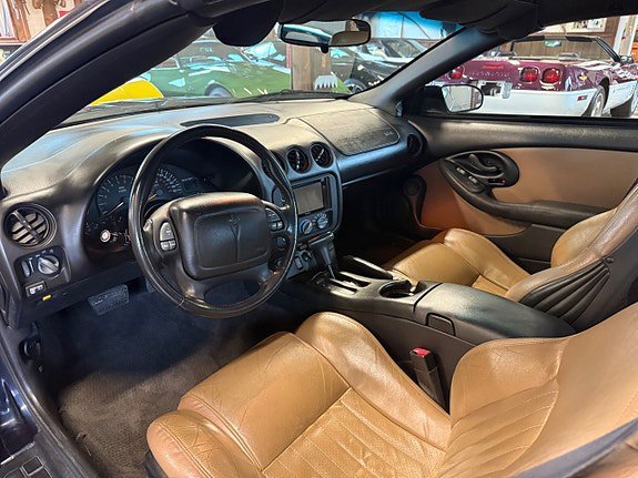 Vehicle Image 23