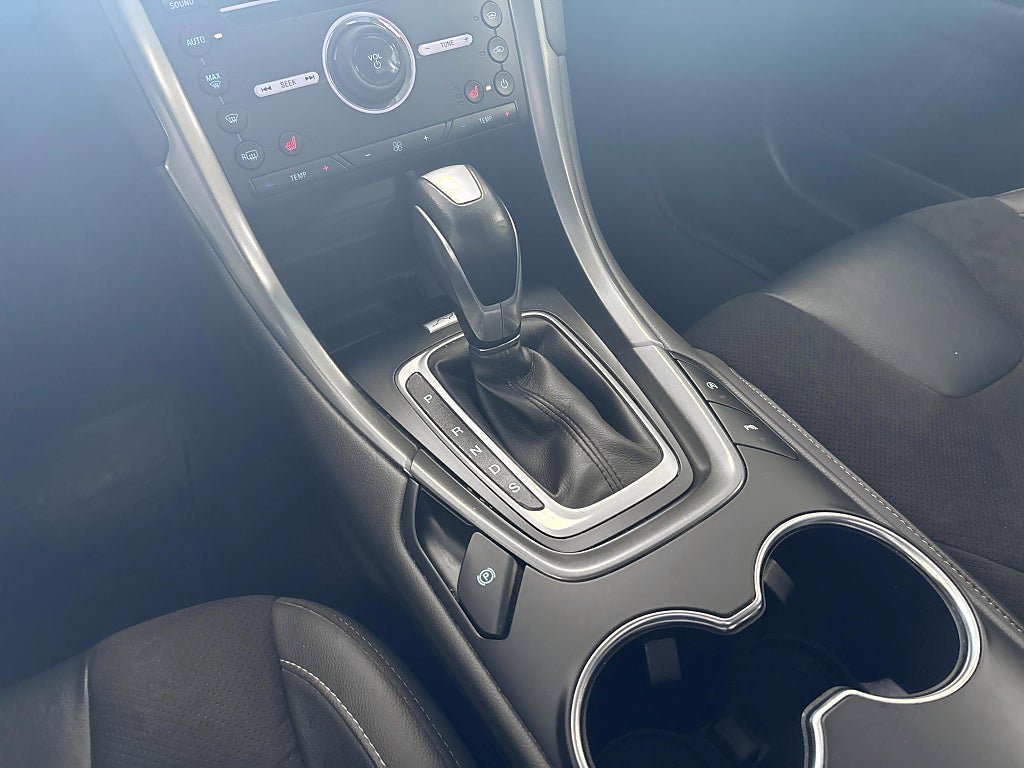 Vehicle Image 13