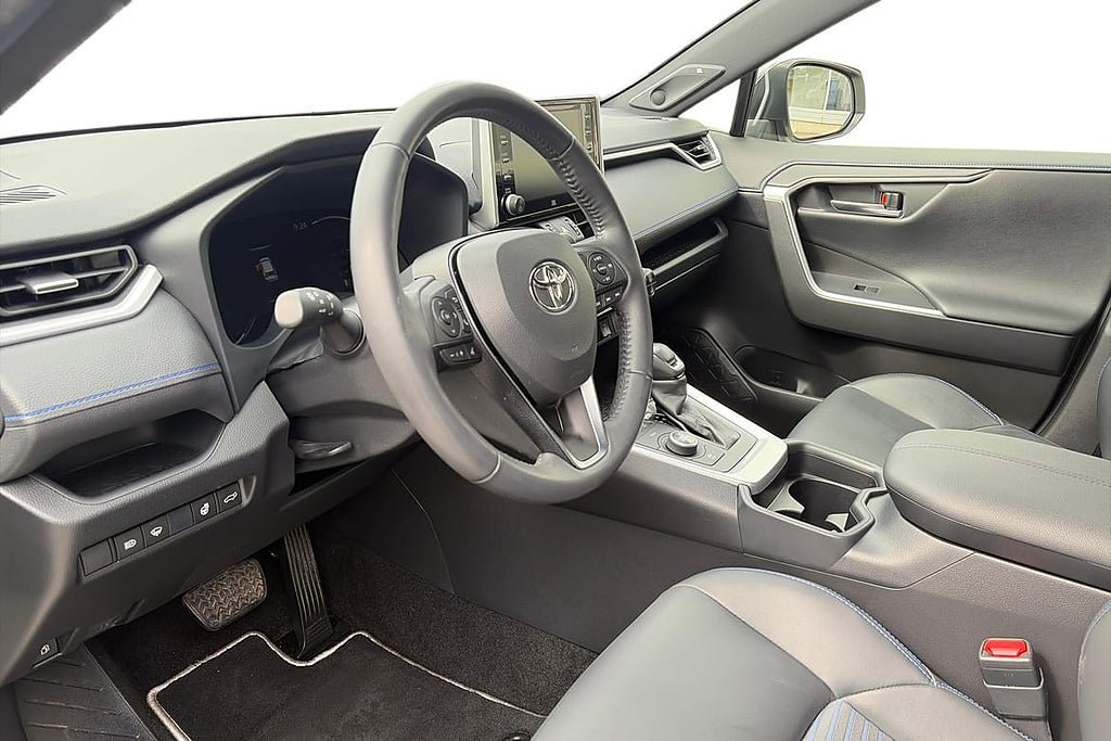 Vehicle Image 10