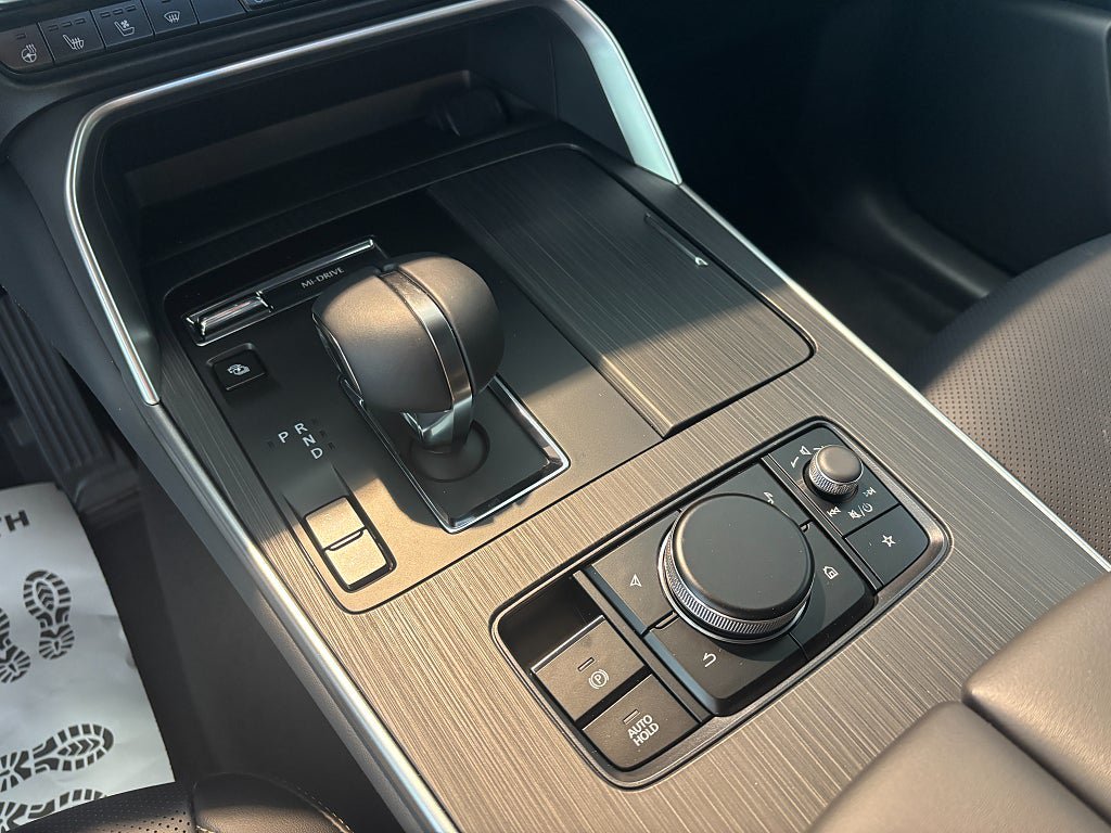 Vehicle Image 23