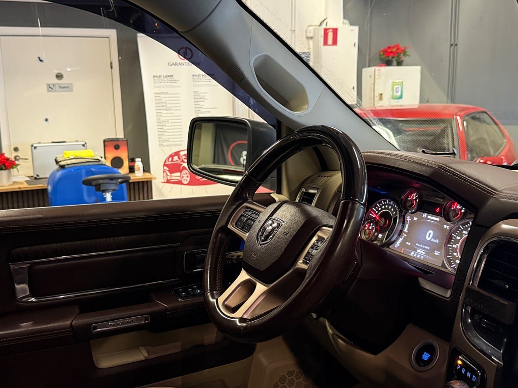 Vehicle Image 28