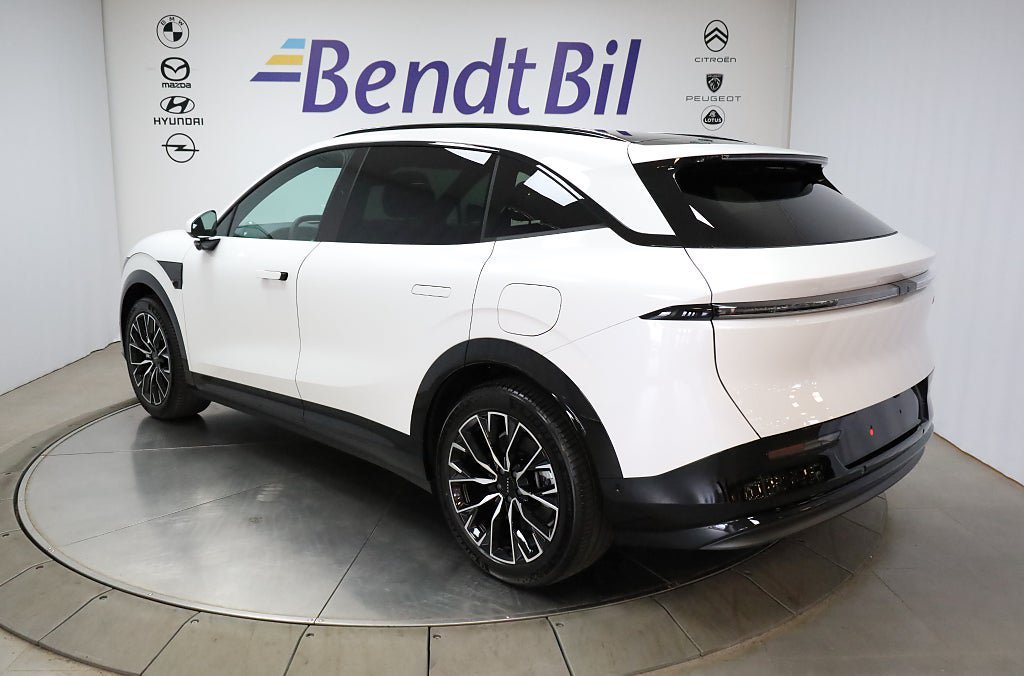 Vehicle Image 7