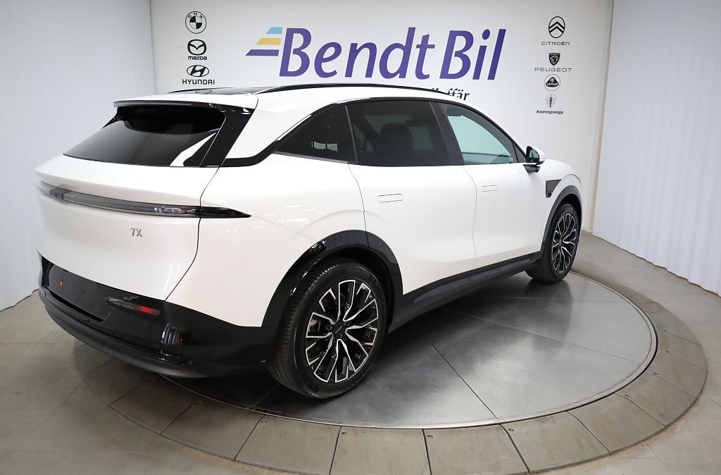 Vehicle Image 15