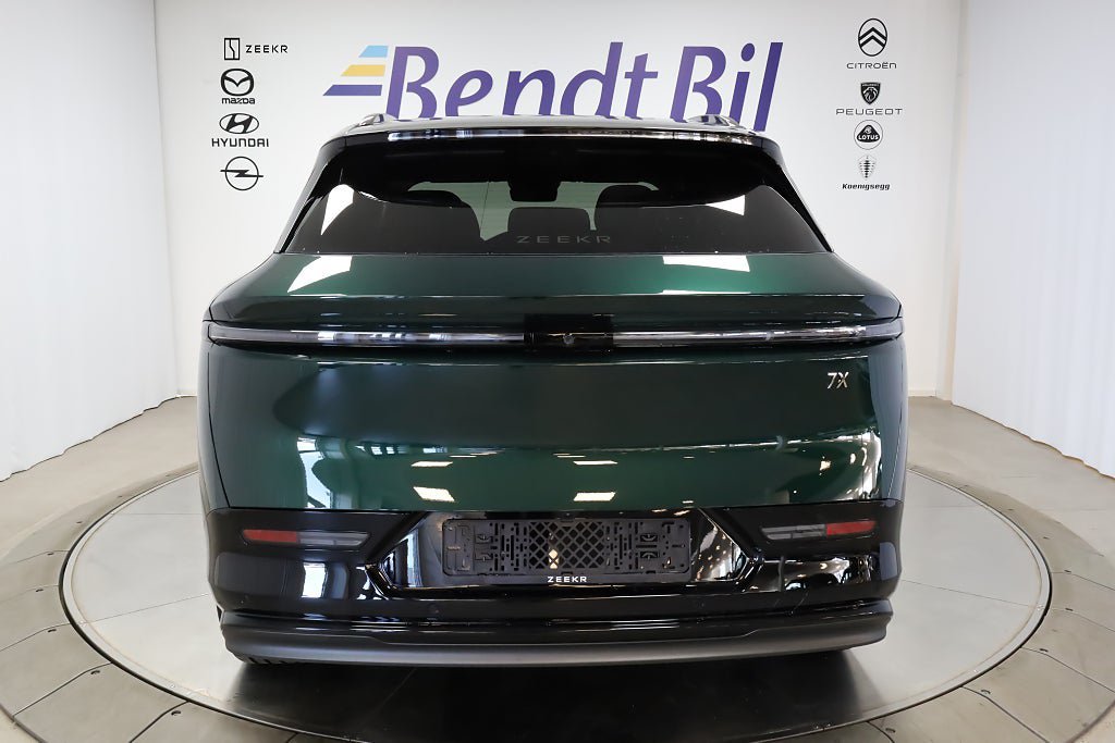 Vehicle Image 8