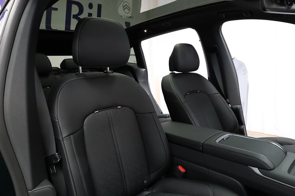 Vehicle Image 27