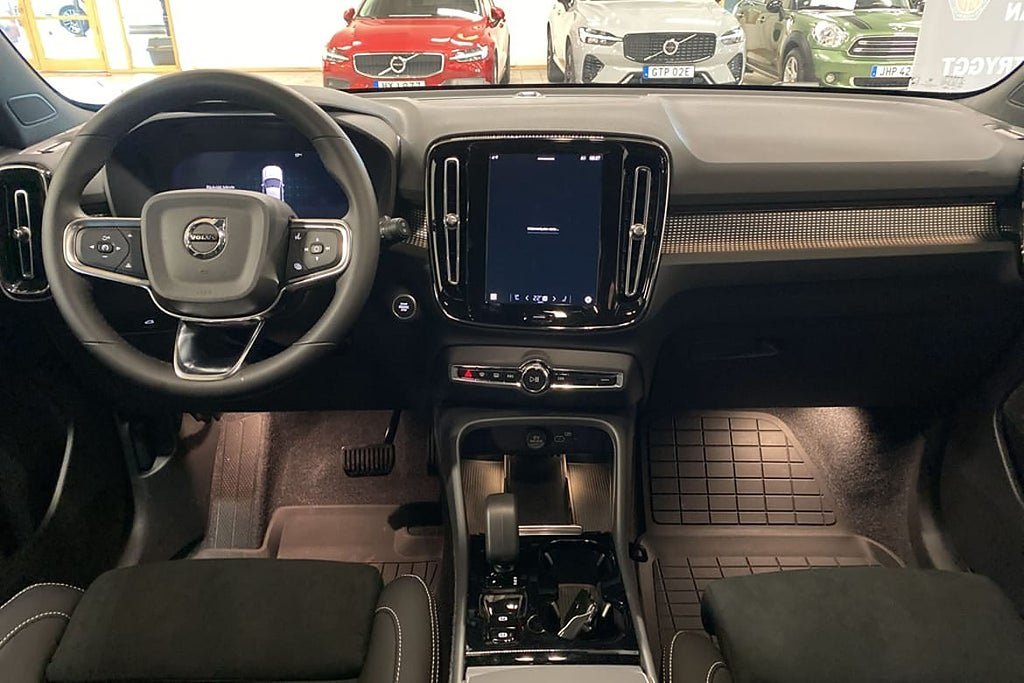 Vehicle Image 13