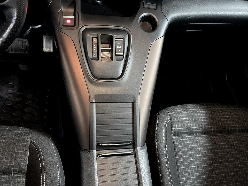 Vehicle Image 13