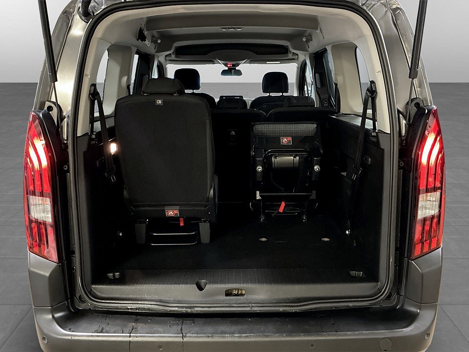 Vehicle Image 19