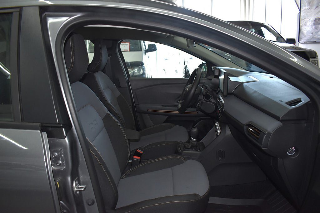 Vehicle Image 7