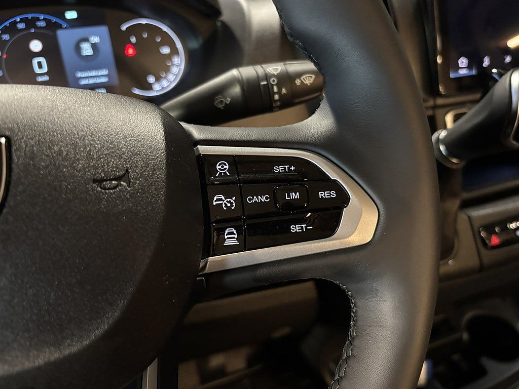 Vehicle Image 25