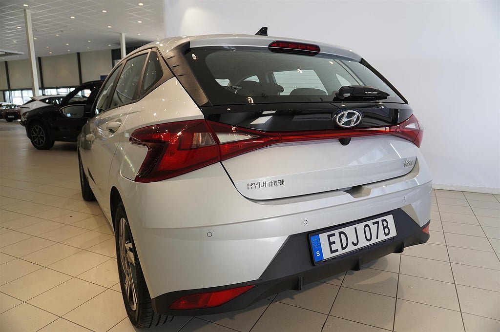 Vehicle Image 6
