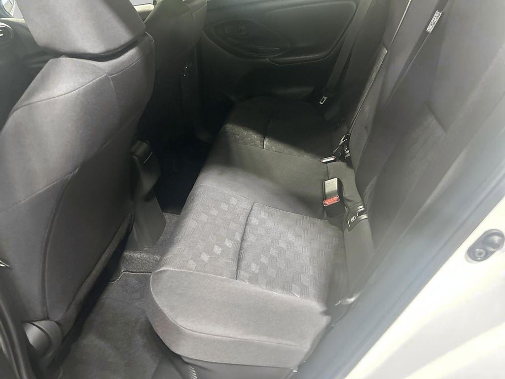 Vehicle Image 11