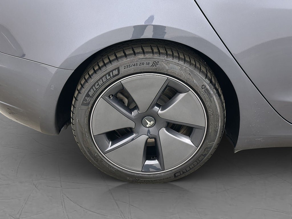Vehicle Image 35