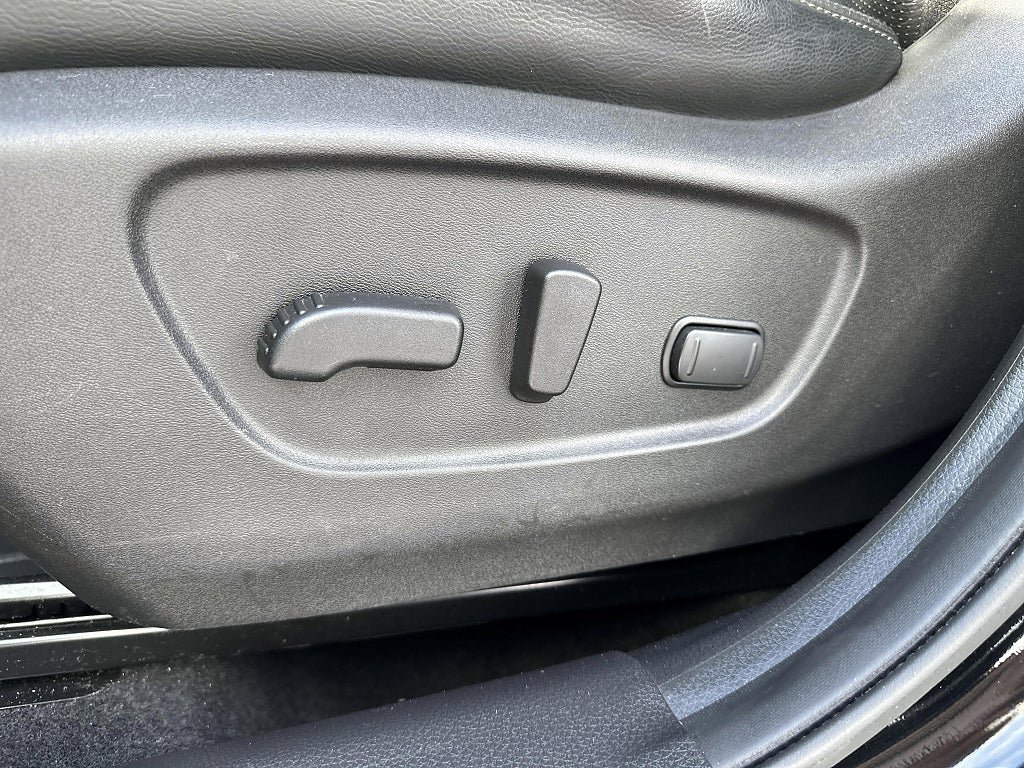 Vehicle Image 26