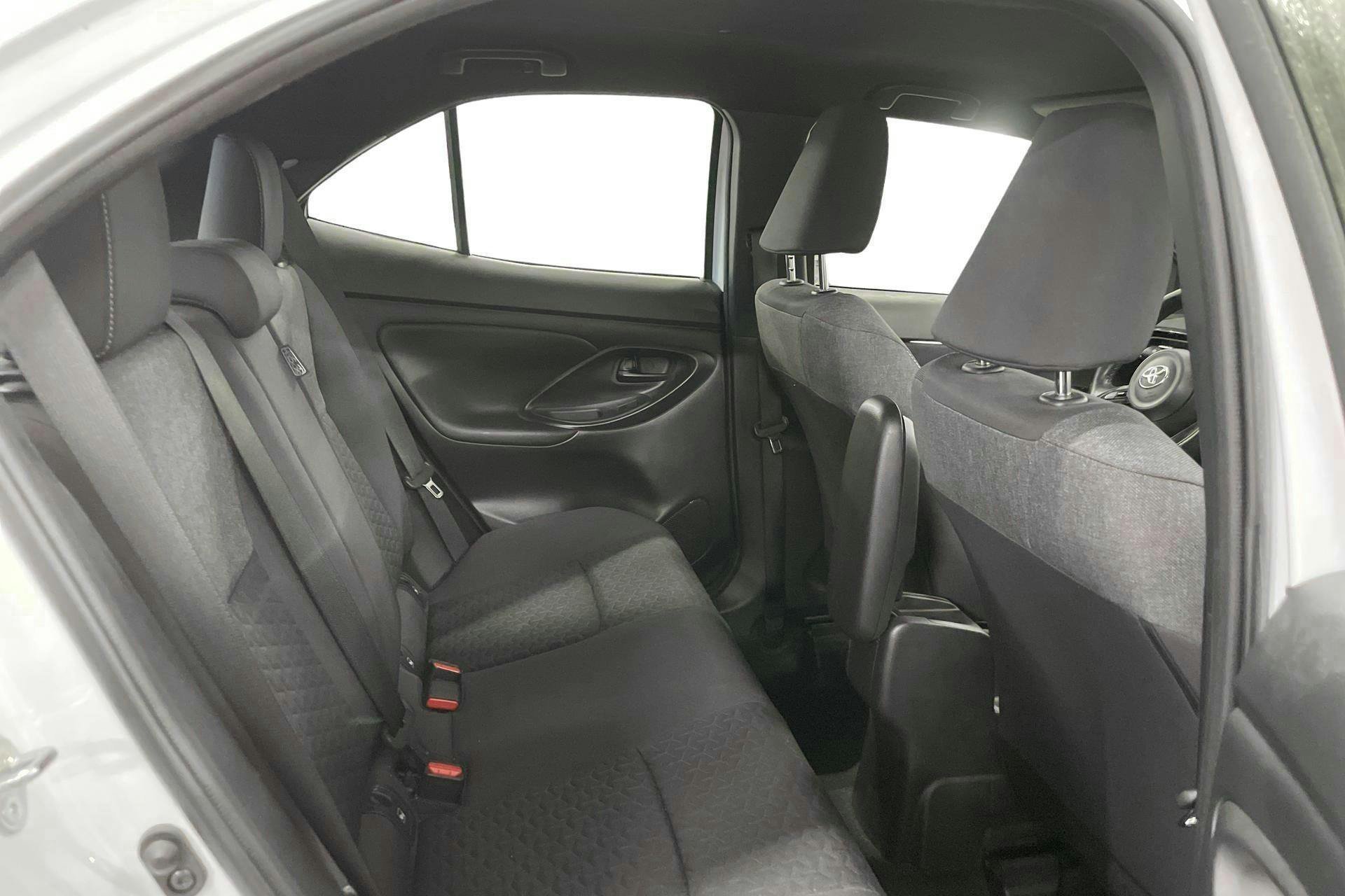 Vehicle Image 8