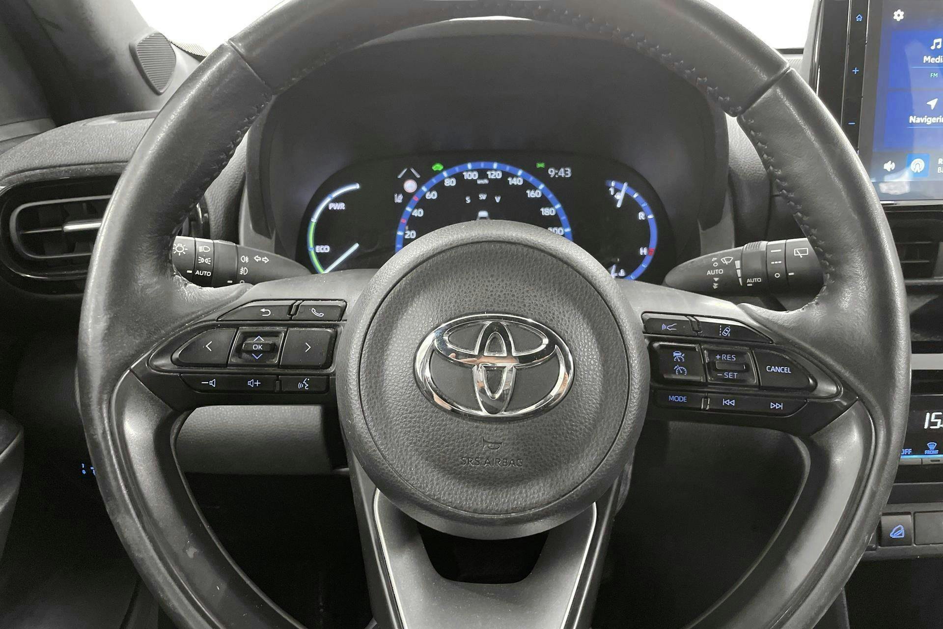Vehicle Image 16