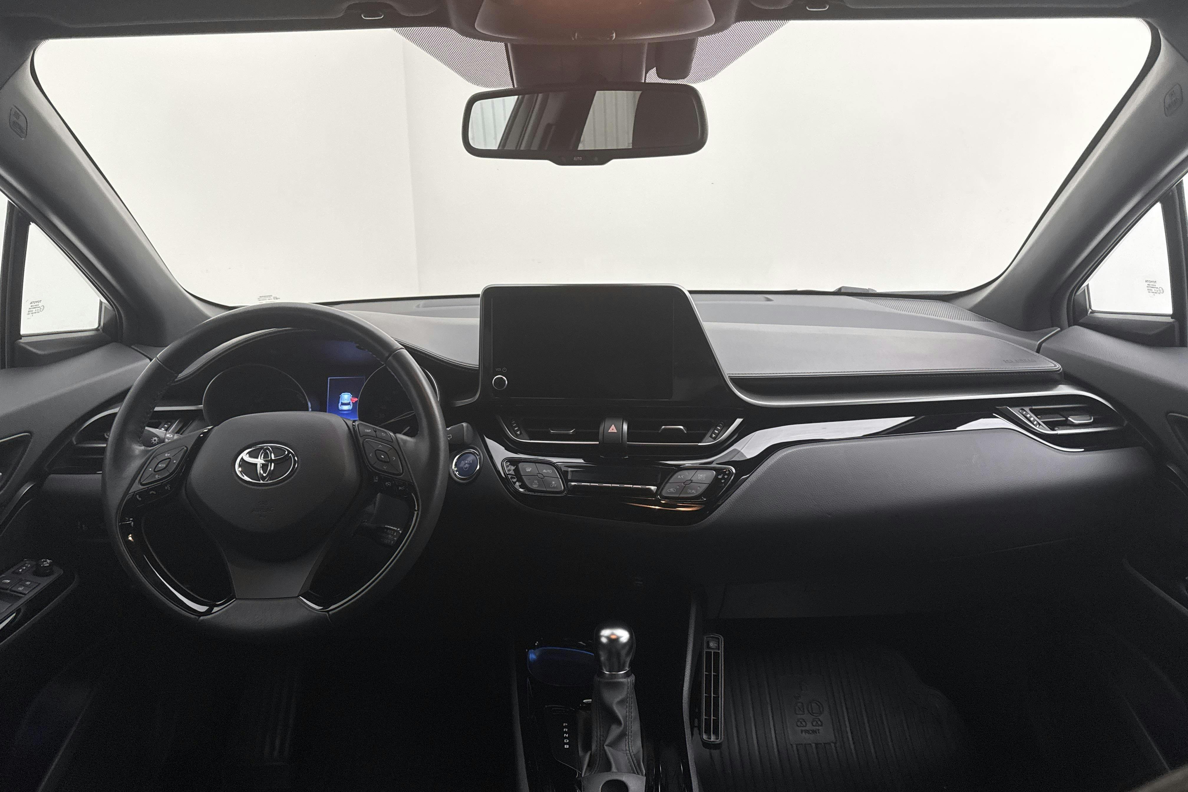 Vehicle Image 6