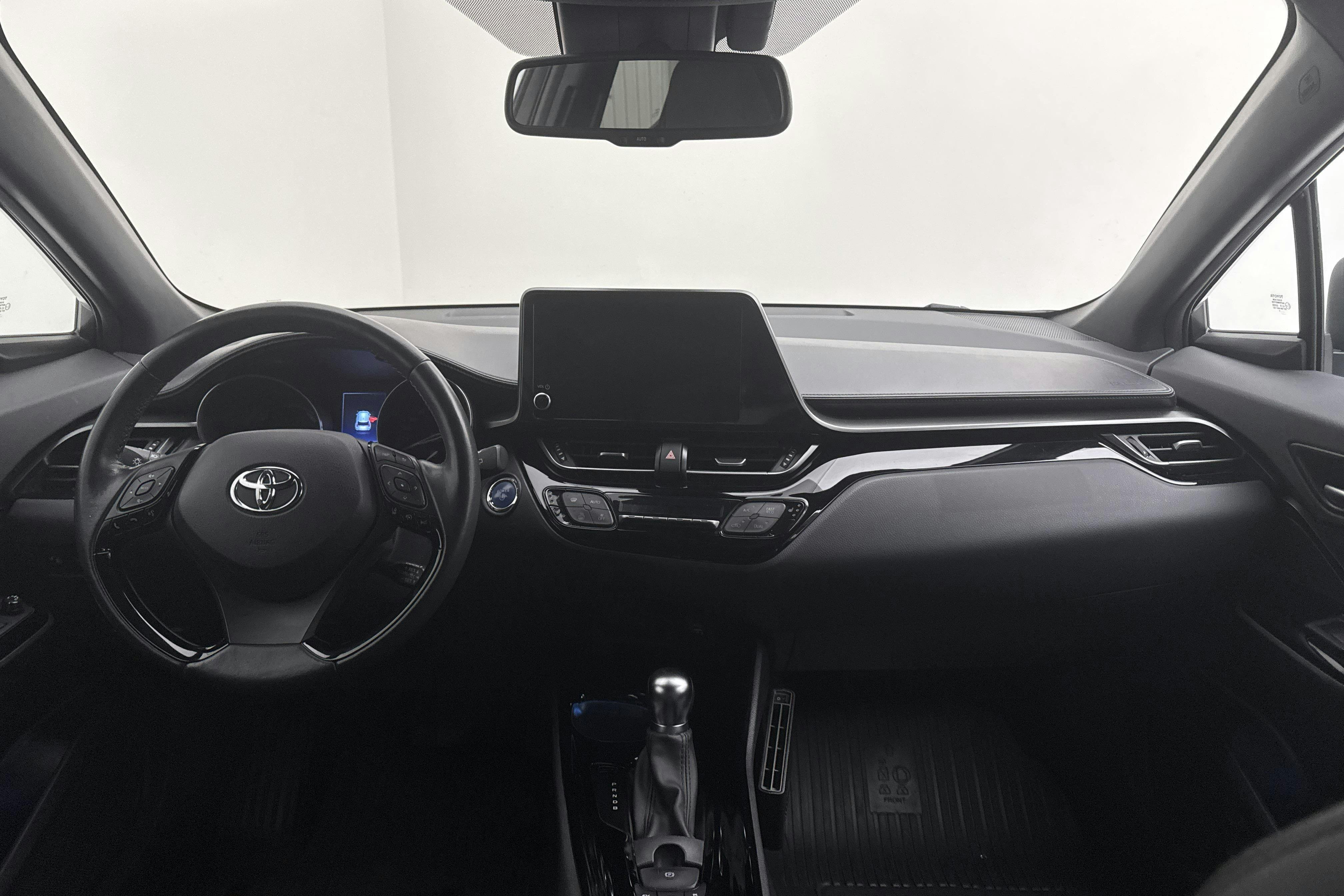 Vehicle Image 6