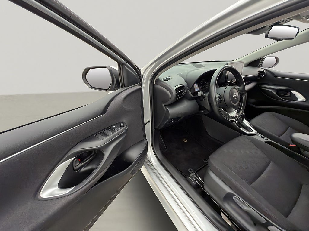 Vehicle Image 10