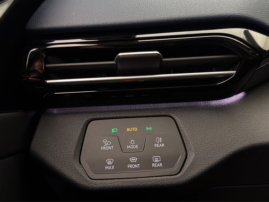 Vehicle Image 28