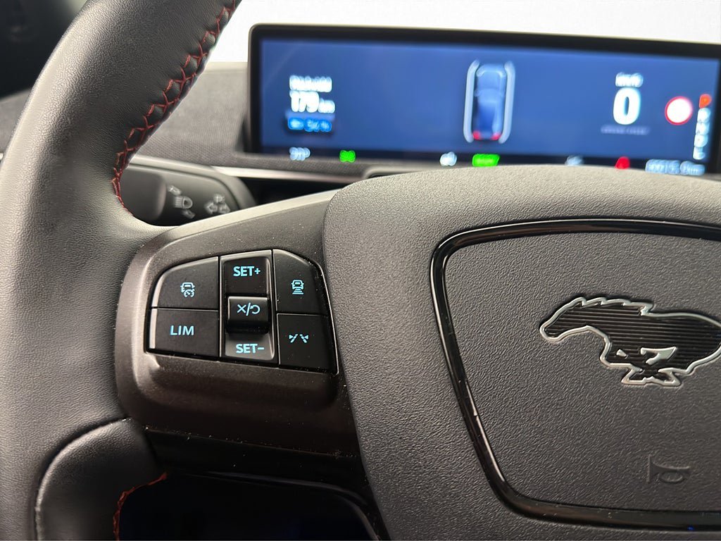 Vehicle Image 24