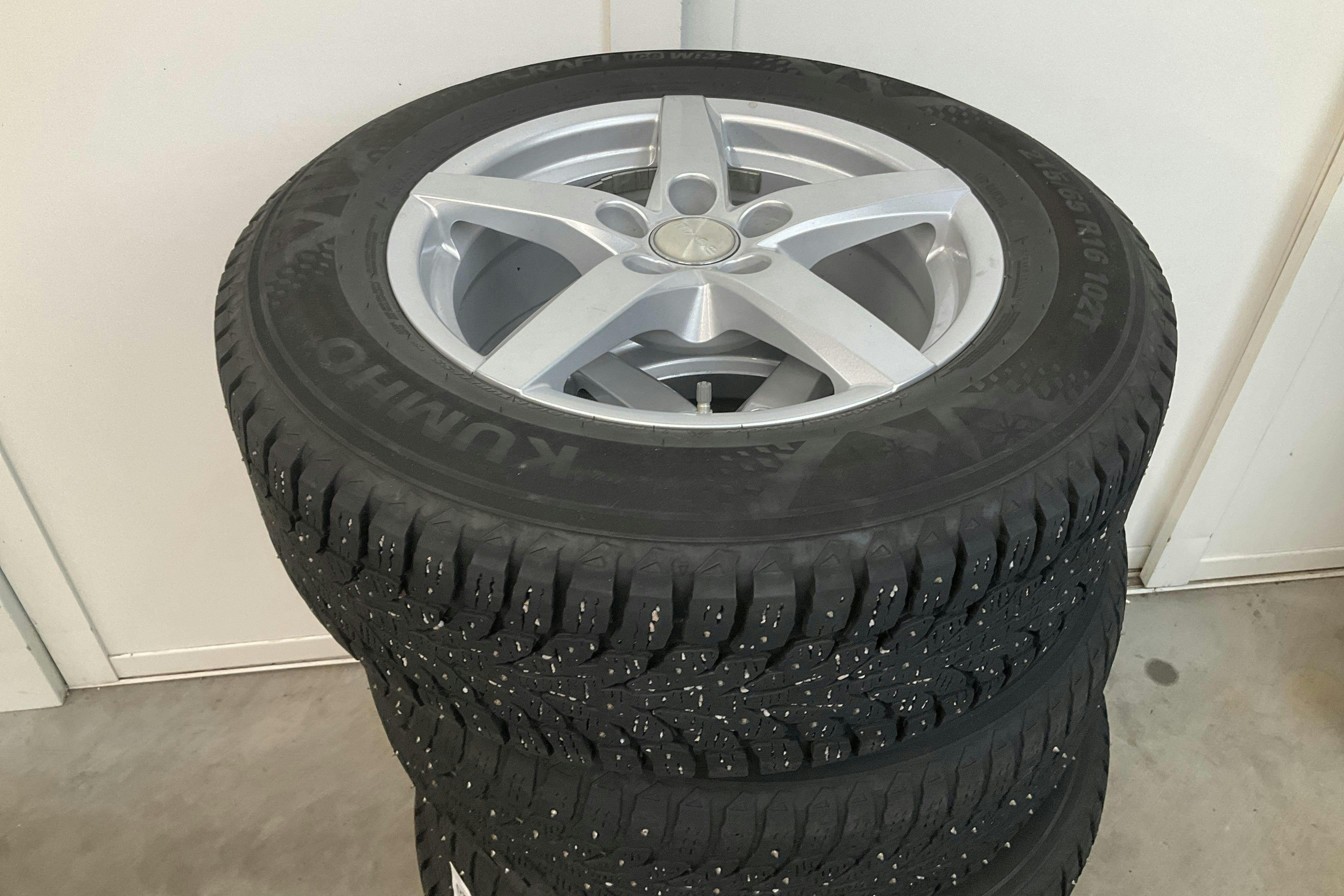Vehicle Image 13