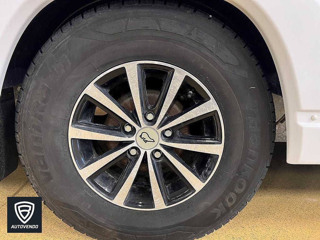 Vehicle Image 23