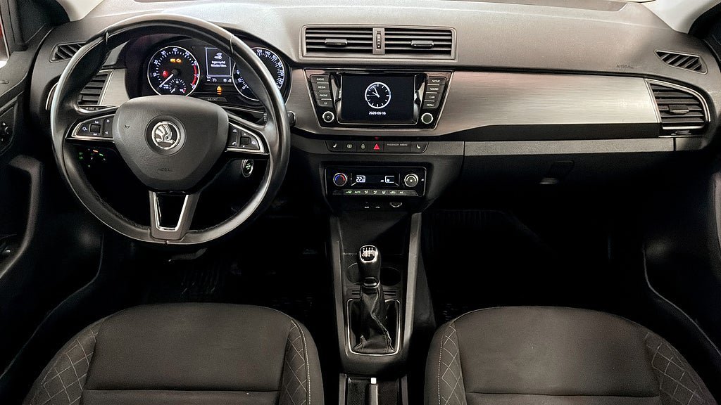 Vehicle Image 9