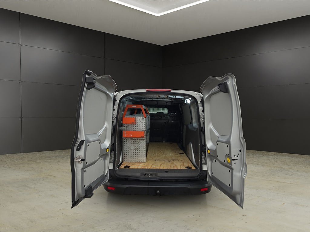 Vehicle Image 13