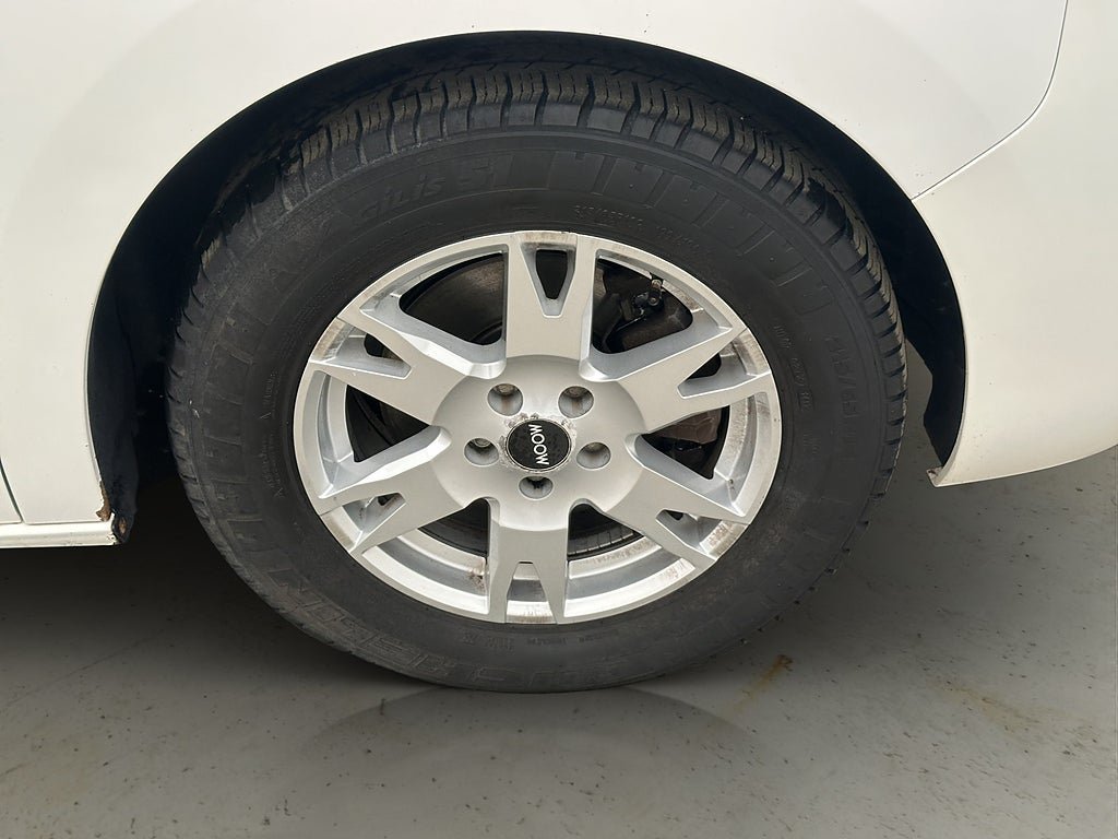 Vehicle Image 32