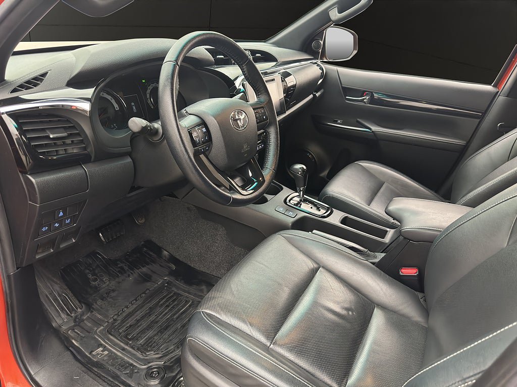 Vehicle Image 14