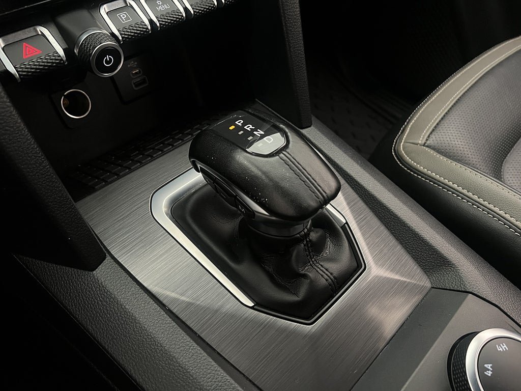 Vehicle Image 32