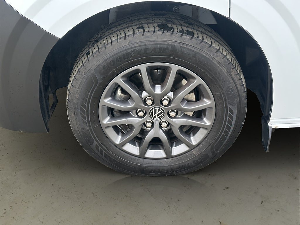 Vehicle Image 28