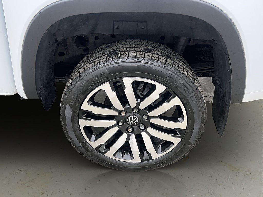 Vehicle Image 38