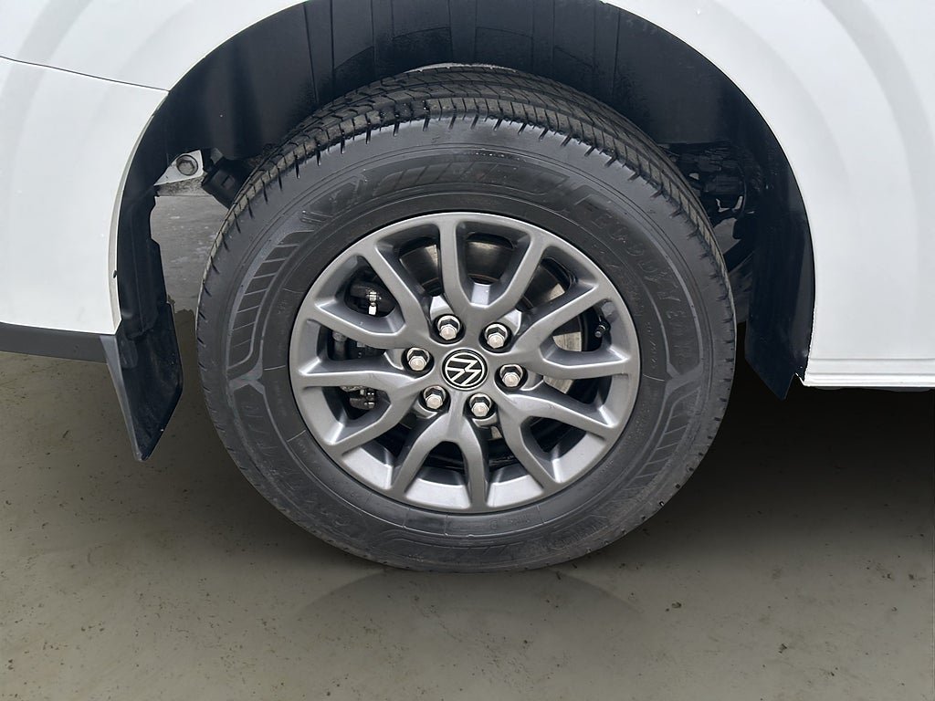 Vehicle Image 30