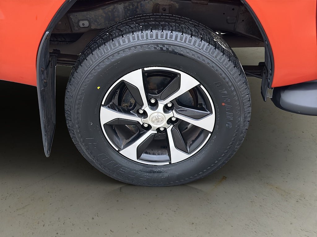 Vehicle Image 33
