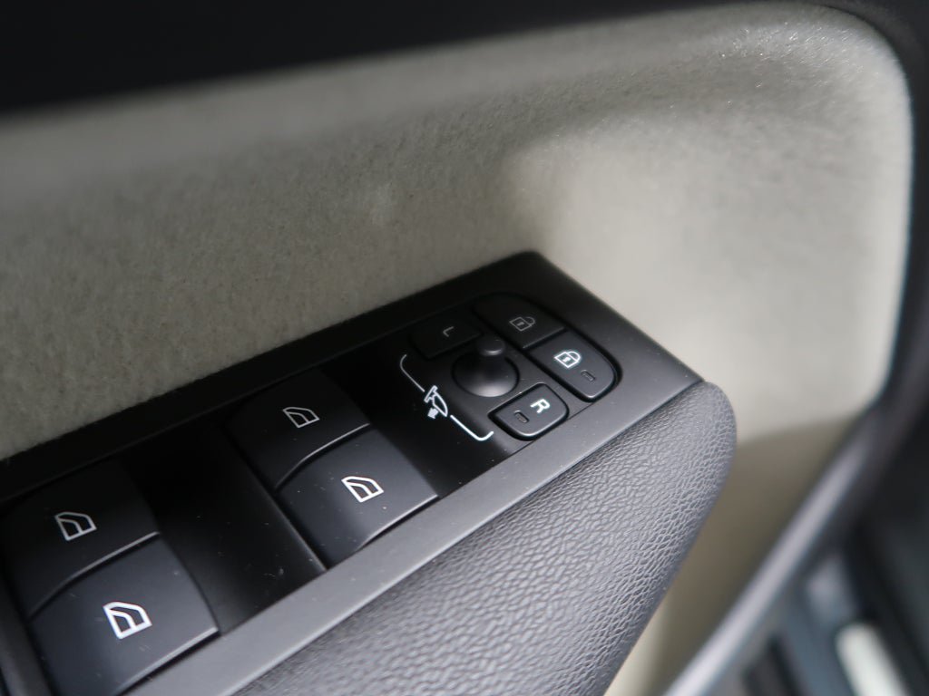 Vehicle Image 38