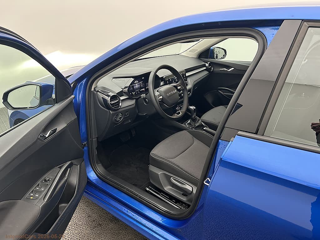Vehicle Image 10