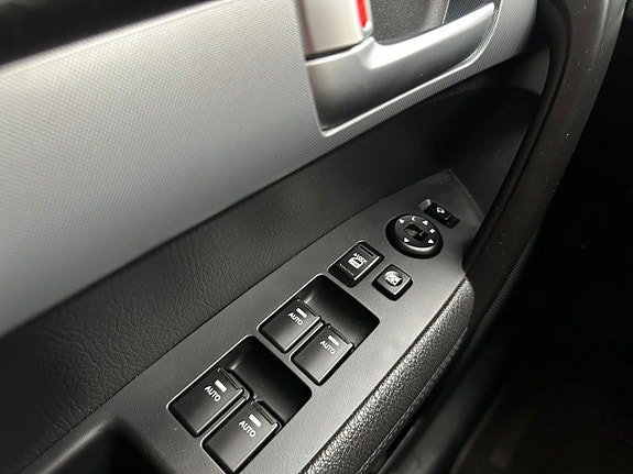 Vehicle Image 24