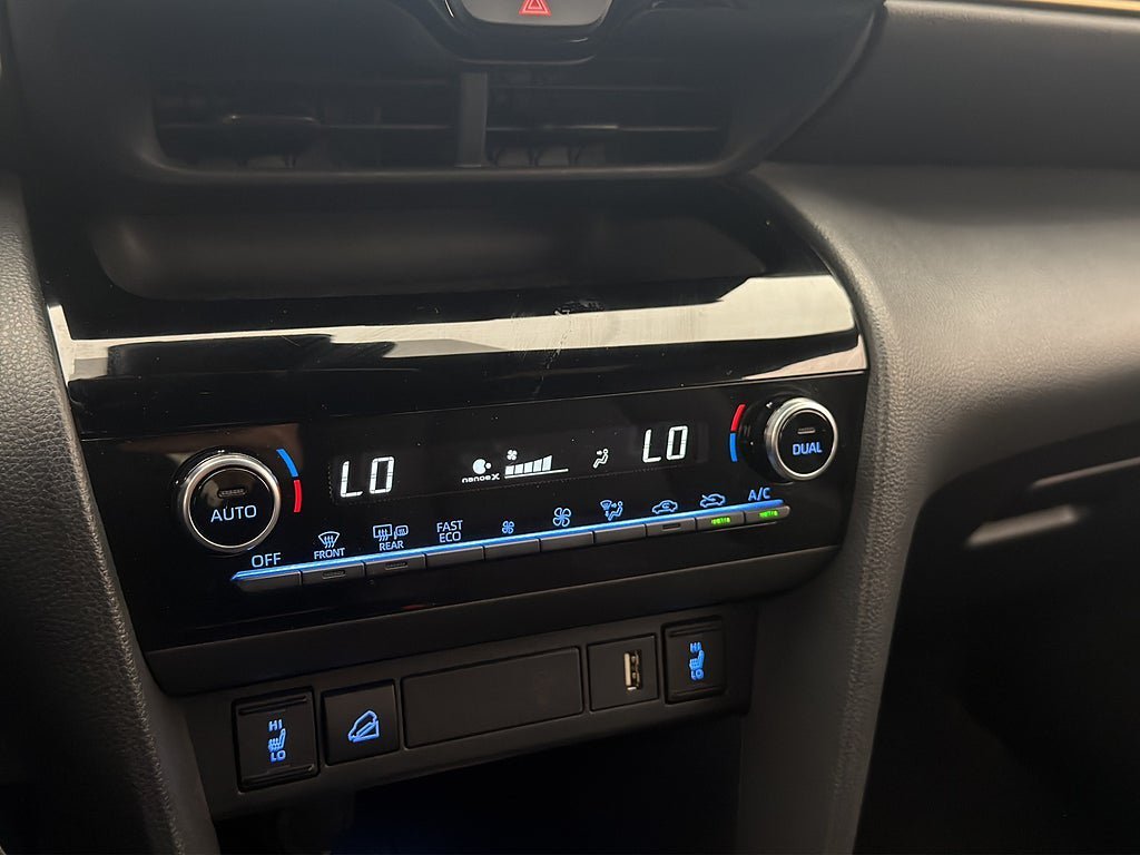 Vehicle Image 28
