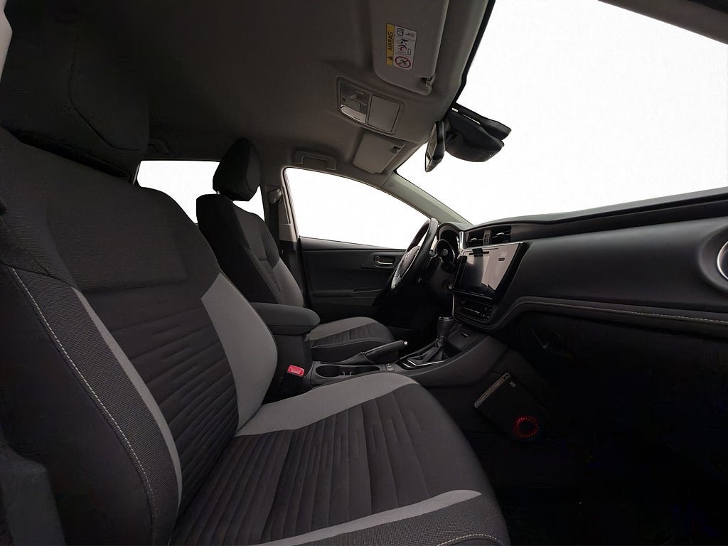 Vehicle Image 25